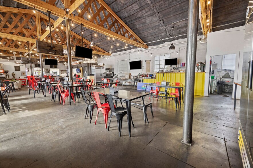 More Photos Of 1589 W Victory Way, Craig Flex For Sale