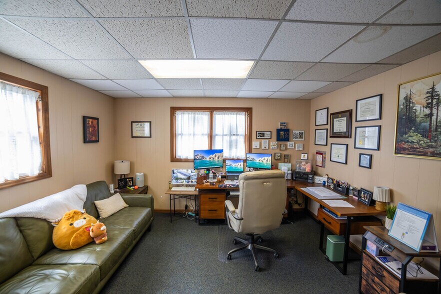 More Photos Of 811 Monroe St, Stroudsburg Office Residential For Lease