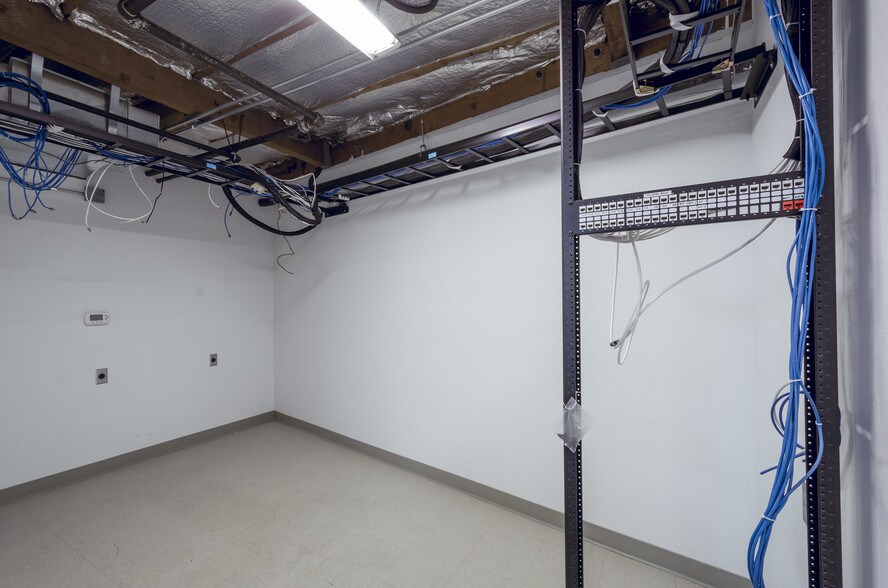 More Photos Of 901 Shasta St, Redwood City Warehouse For Lease