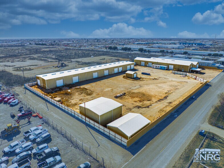 More Photos Of 715 W 81st St, Odessa Warehouse For Sale