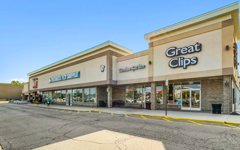More Photos Of 31451 Cherry Hill Rd, Westland General Retail For Lease