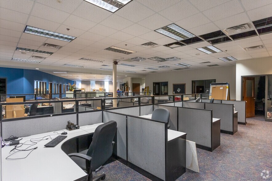 More Photos Of 458 Whitfield St, Fayetteville Manufacturing For Sale