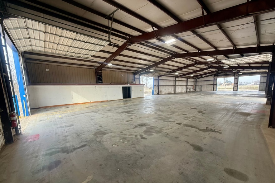 More Photos Of 34705 Katy Fwy, Brookshire Warehouse For Lease