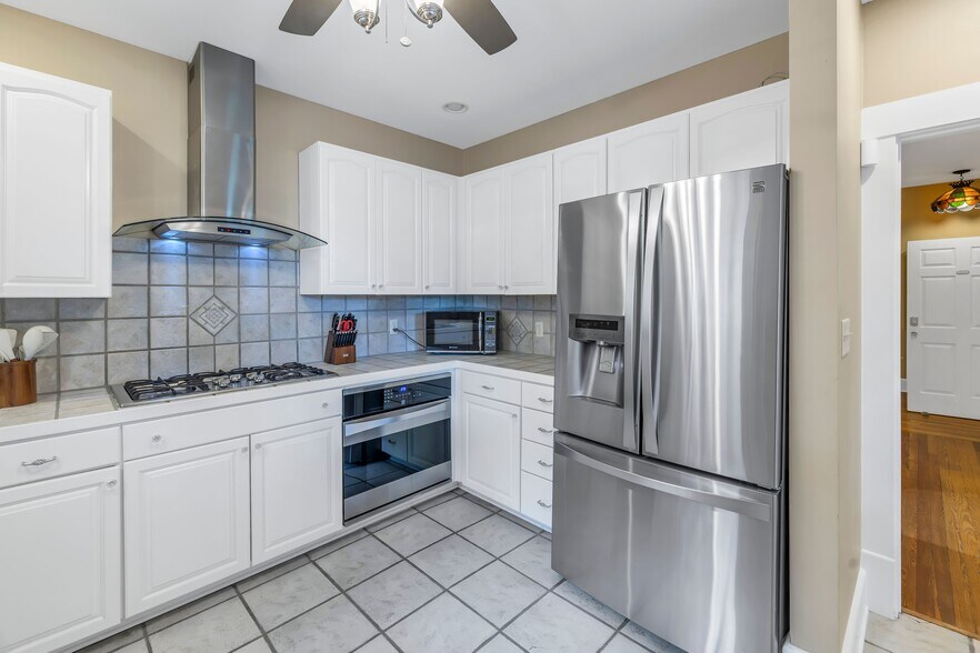 More Photos Of 635 Bay St NE, Saint Petersburg Hospitality For Sale