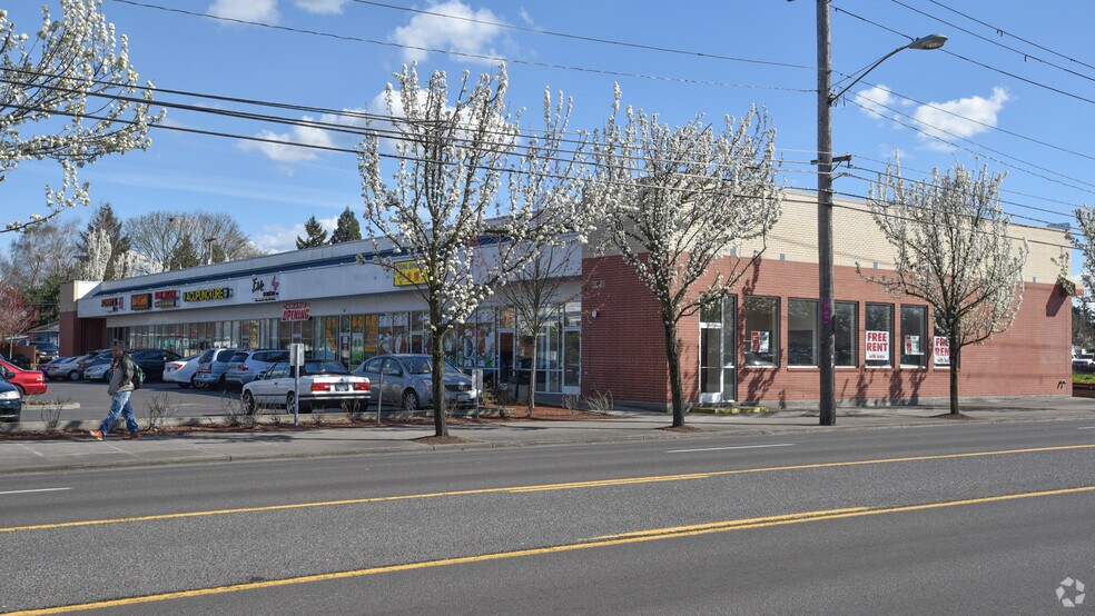 More Photos Of 8220-8230 SE Harrison St, Portland Unknown For Lease