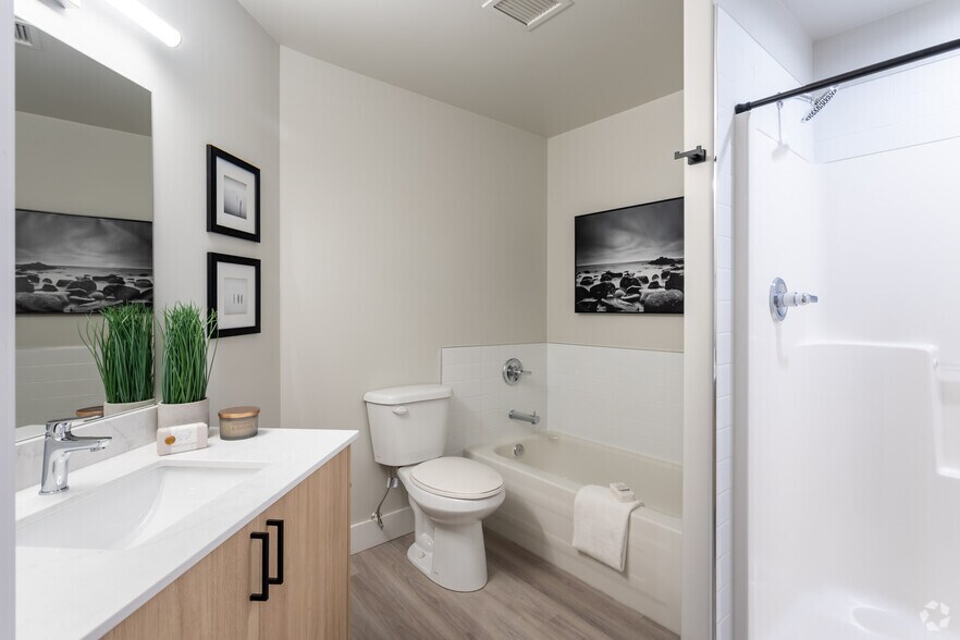 More Photos Of 10015 103 Av NW, Edmonton Apartments For Sale