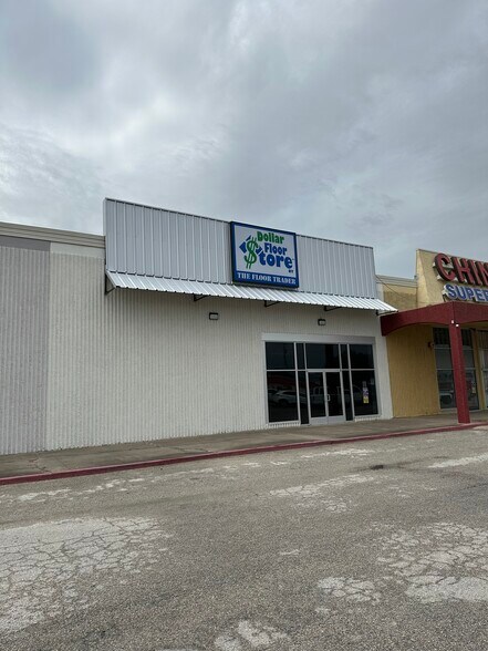 Primary Photo Of 3607 N Navarro St, Victoria General Retail For Lease