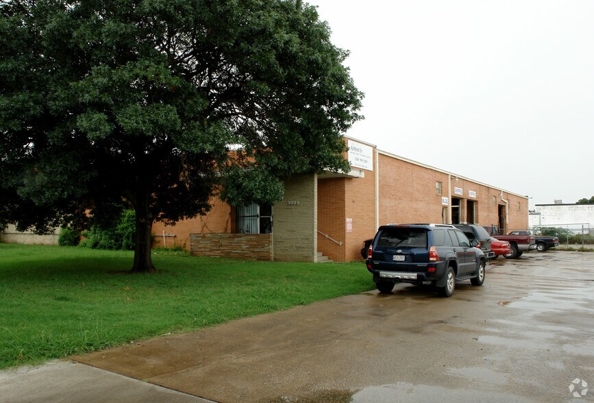 More Photos Of 9001-9005 Sovereign Row, Dallas Distribution For Lease