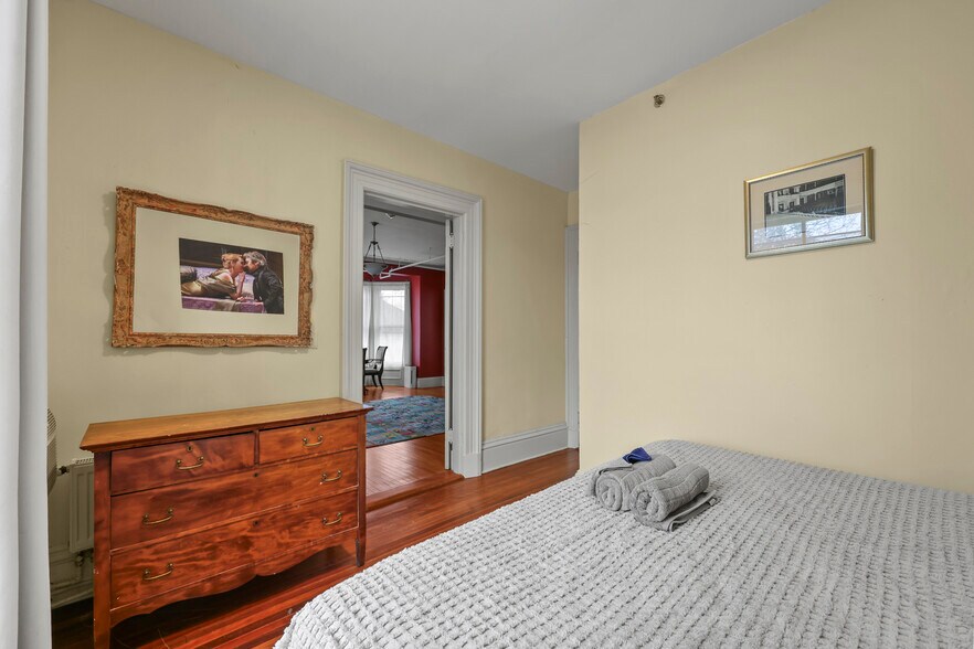 More Photos Of 74 Wendell Ave, Pittsfield Hotel For Sale