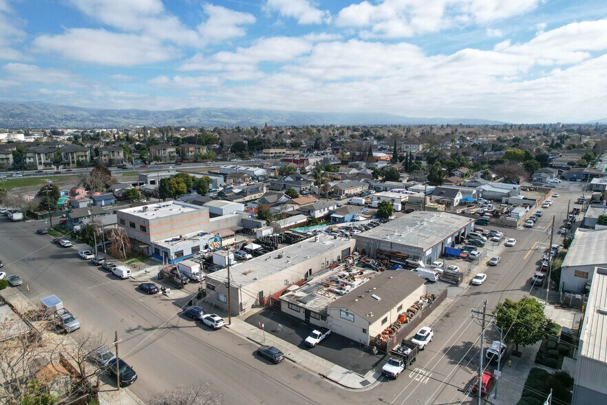 More Photos Of 502 Horning St, San Jose Service For Sale