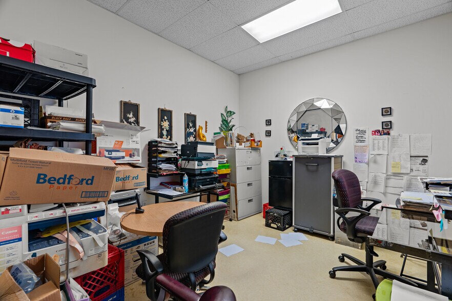 More Photos Of 3904 Delmar Blvd, Saint Louis General Retail For Sale