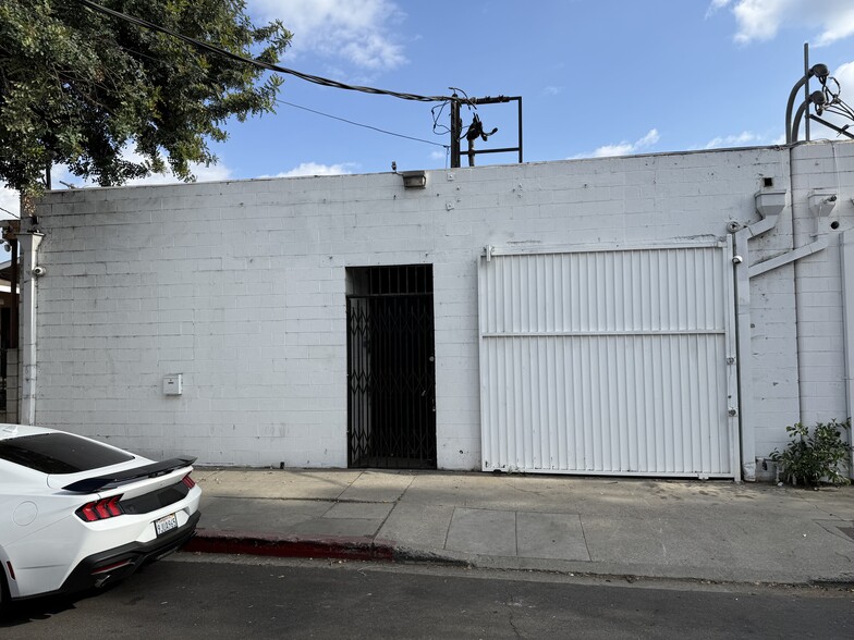 More Photos Of 3332 14th St, Los Angeles Warehouse For Lease