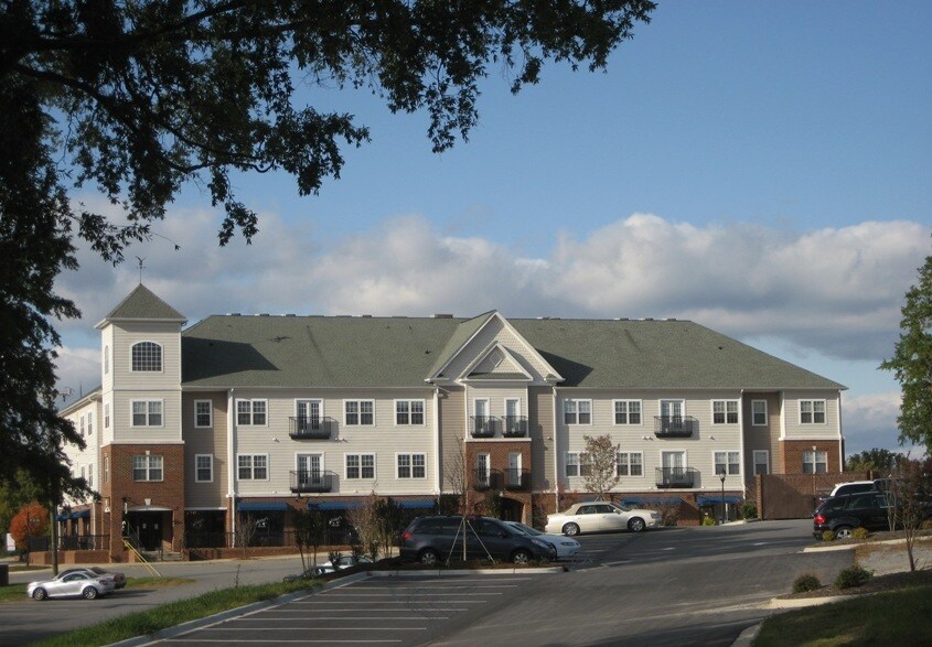 More Photos Of 1410 4th Street Dr NW, Hickory Office For Sale
