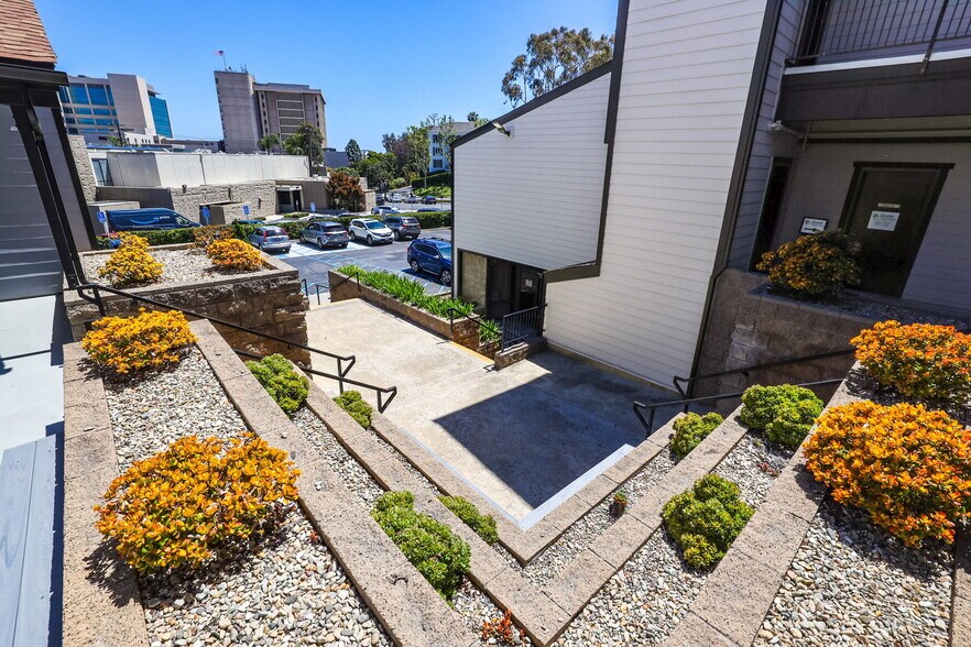 More Photos Of 355 Placentia Ave, Newport Beach Medical For Sale