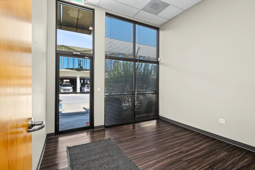 More Photos Of 550 Price Ave, Redwood City Office For Sale