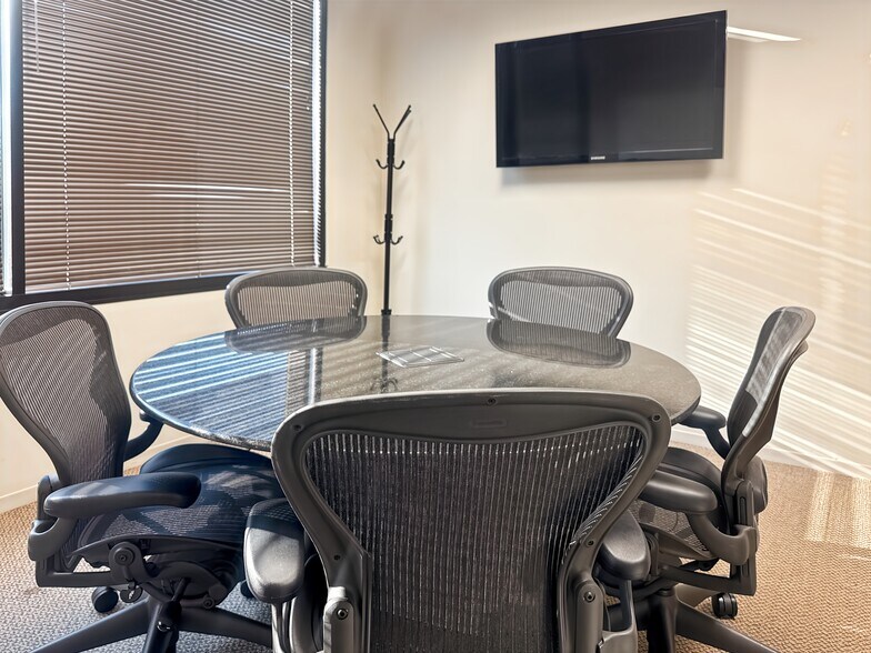 More Photos Of 14090 Southwest Fwy, Sugar Land Coworking Space