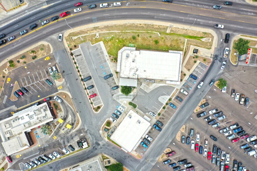 More Photos Of 7709 McPherson Rd, Laredo Freestanding For Sale