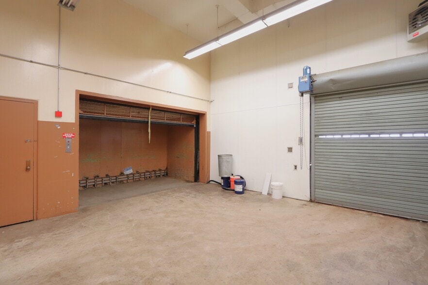 More Photos Of 2869 N 3501st Rd, Seneca Manufacturing For Sale