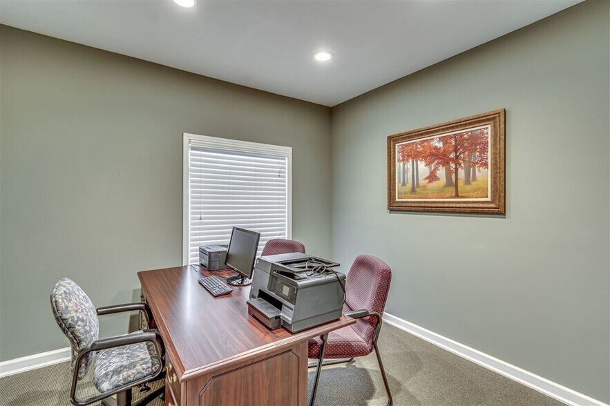 More Photos Of 401 Cross Park Dr, Pearl Storefront Retail Office For Sale