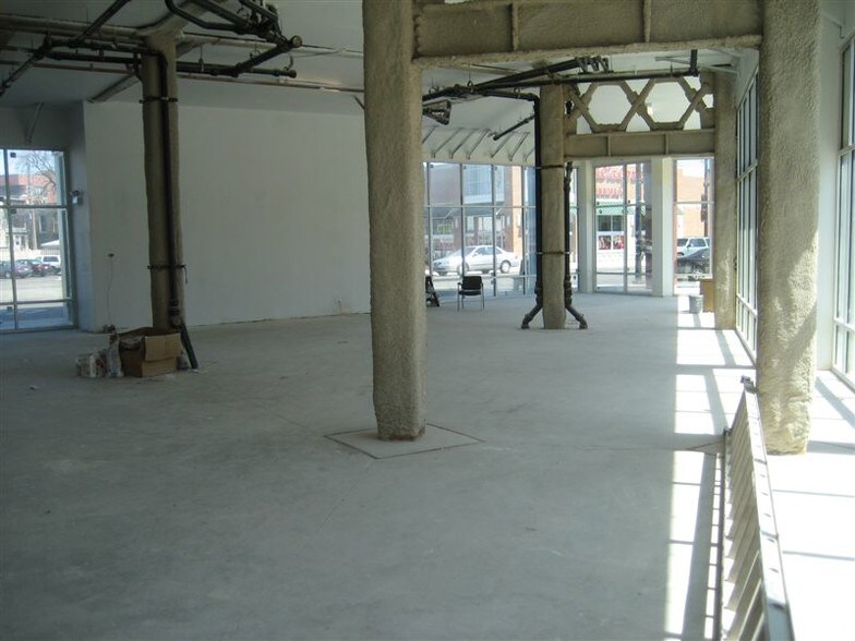 More Photos Of 2000 N Milwaukee Ave, Chicago Apartments For Lease