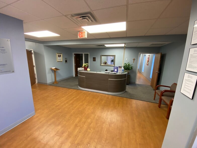 More Photos Of 1132 Pickett Rd, Norfolk Research And Development For Sale