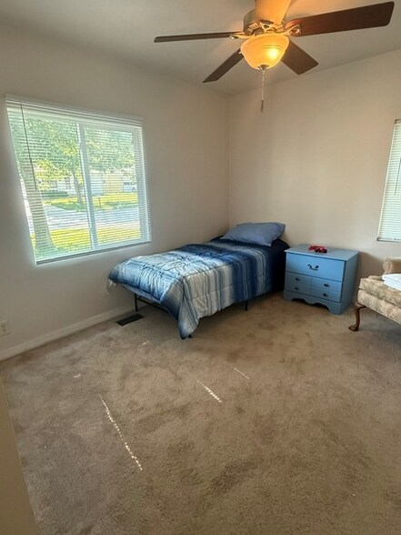 More Photos Of 3929 Lewis Ave, Lincoln Specialty For Sale