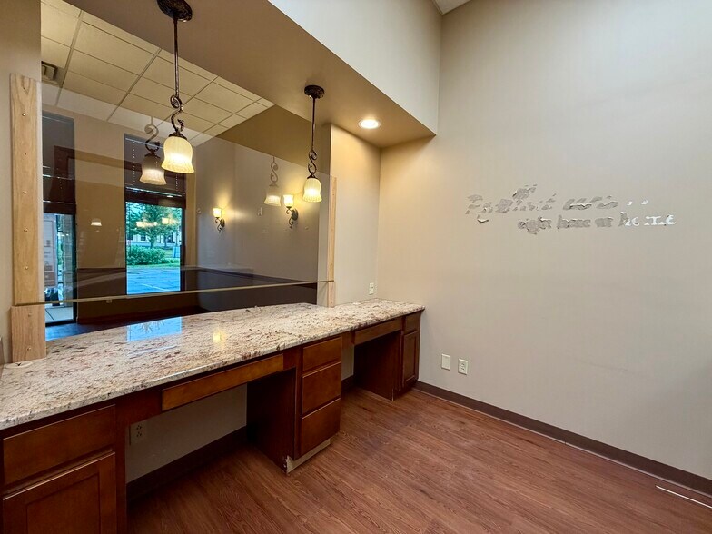 More Photos Of 2127 Midlands Ct, Sycamore Medical For Sale