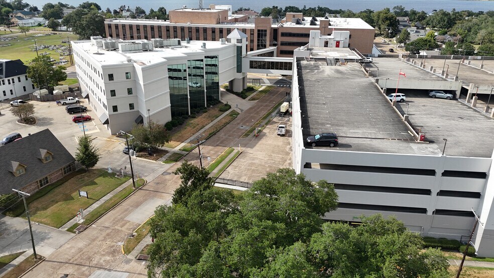 More Photos Of 501 Doctor Michael Debakey Dr, Lake Charles Hospital For Lease
