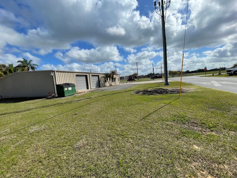 More Photos Of 1540 Kurt St, Eustis Manufacturing For Sale