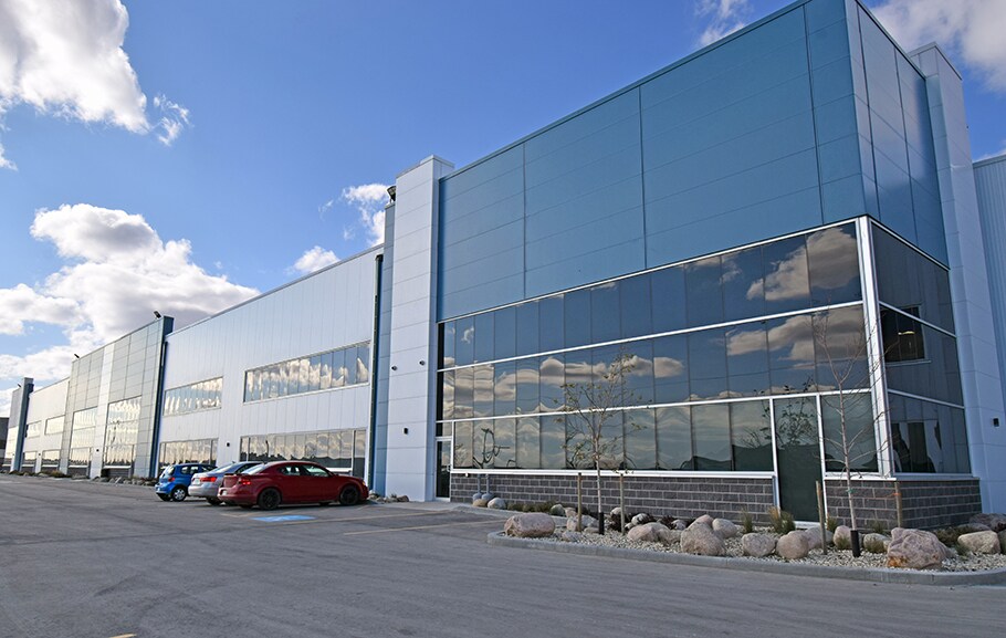 More Photos Of 19 Ronn Rd, Winnipeg Warehouse For Lease