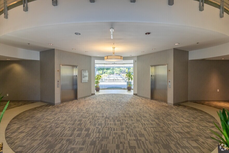 More Photos Of 1959 Palomar Oaks Way, Carlsbad Coworking Space