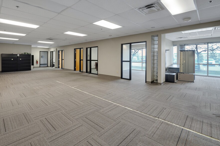More Photos Of 2600 Stanley Gault Pky, Louisville Light Manufacturing For Lease