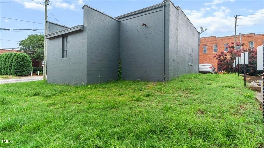 More Photos Of 201 S Main St, Warrenton Office For Sale