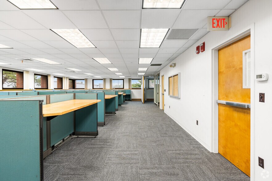 More Photos Of 500 Bic Dr, Milford Warehouse For Lease