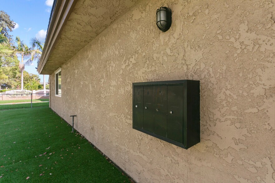 More Photos Of 1010 E Broadway, Anaheim Apartments For Sale