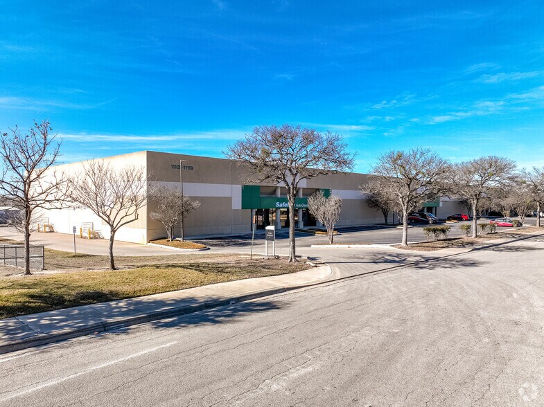 Primary Photo Of 11105-11119 Landmark 35 Dr, San Antonio Warehouse For Lease