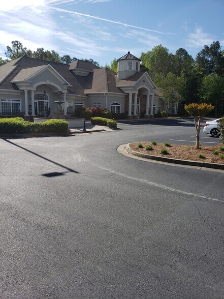 More Photos Of 1816 Eagle Dr, Woodstock Medical For Lease