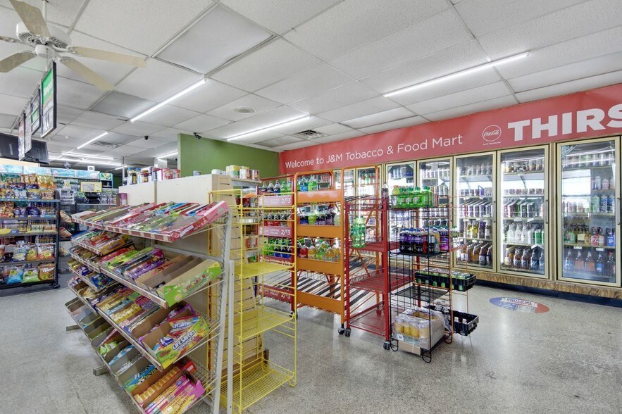 More Photos Of 315 N Eastern Blvd, Fayetteville Convenience Store For Sale
