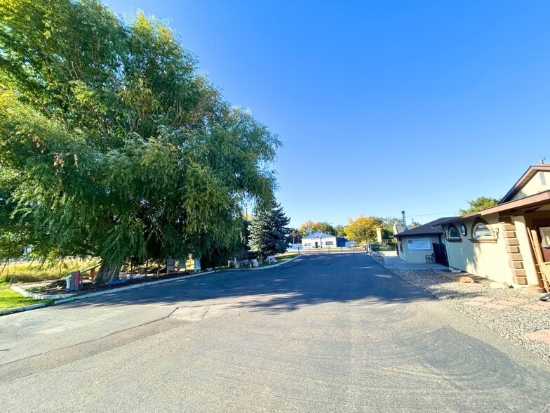More Photos Of 1830 Addison Ave E, Twin Falls Office For Sale