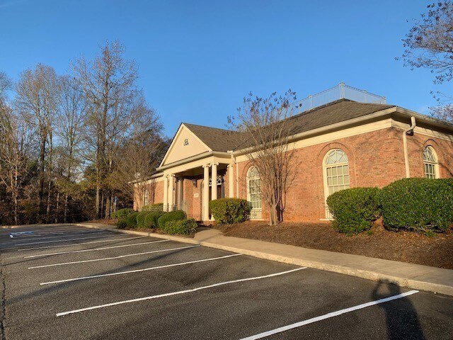 Primary Photo Of 2421 Brookstone Centre Pky, Columbus Medical For Sale