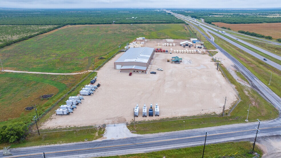 More Photos Of 10027 S Frontage Rd, Clyde Manufacturing For Sale
