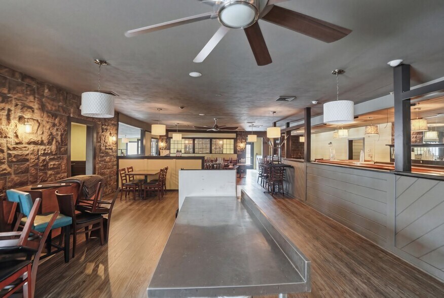 More Photos Of 332 Farnum Pike, Smithfield Restaurant For Sale