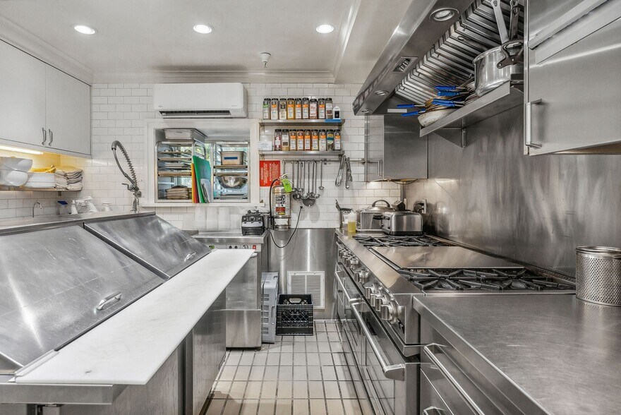 More Photos Of 543 Park Ave, Park City Hotel For Sale