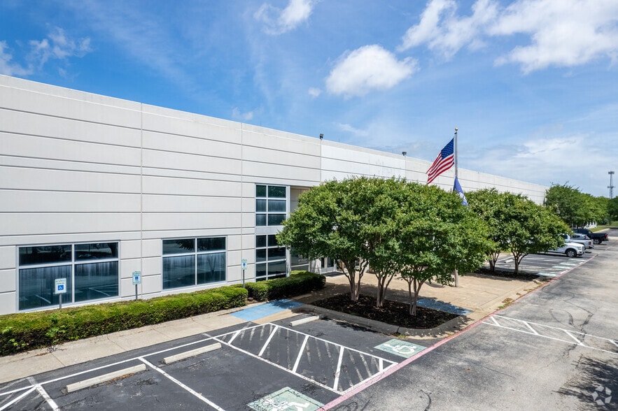 More Photos Of 1600 Eberhardt Rd, Temple Industrial For Lease