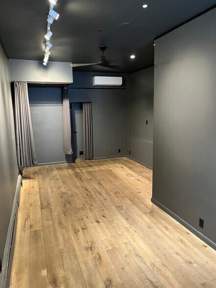 More Photos Of 7-11 Prince St, New York Apartments For Lease