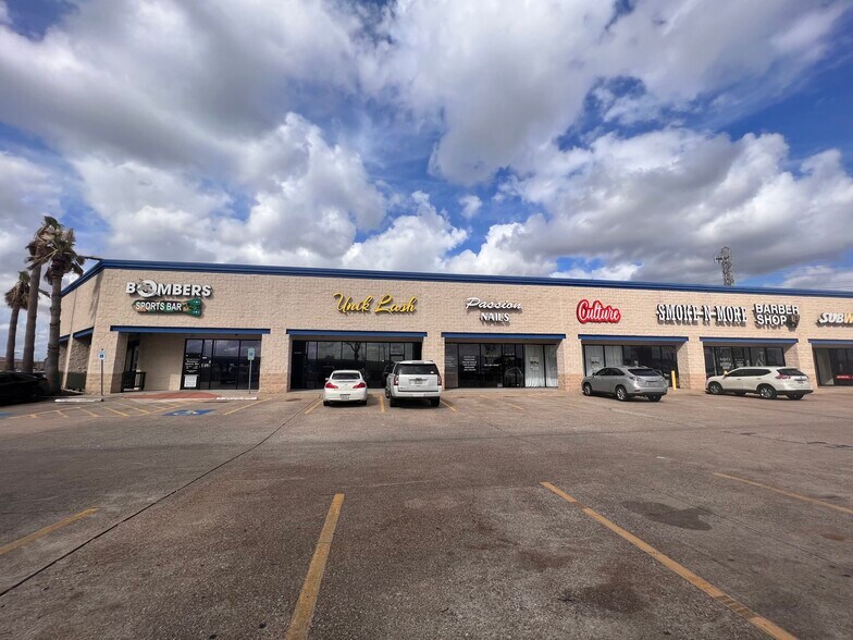 More Photos Of 15327 Gulf Fwy, Houston Unknown For Lease