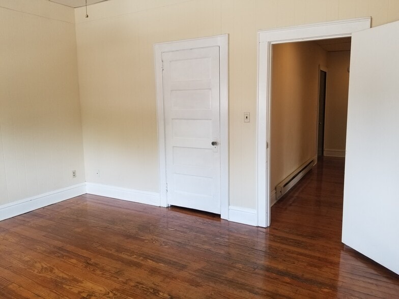 More Photos Of 212 20th St, Huntington Storefront Retail Residential For Sale