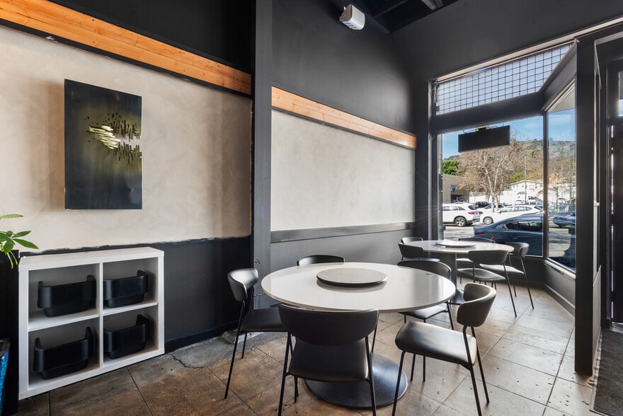 More Photos Of 2144-2146 Colorado Blvd, Los Angeles Restaurant For Sale