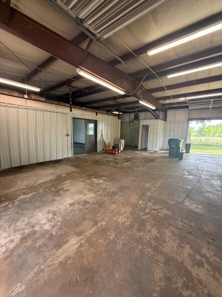 More Photos Of 542-544 Chestnut St, Skiatook Warehouse For Lease
