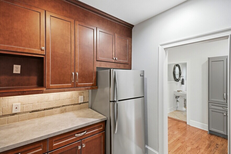 More Photos Of 537 E Park Ave, Tallahassee Office For Sale